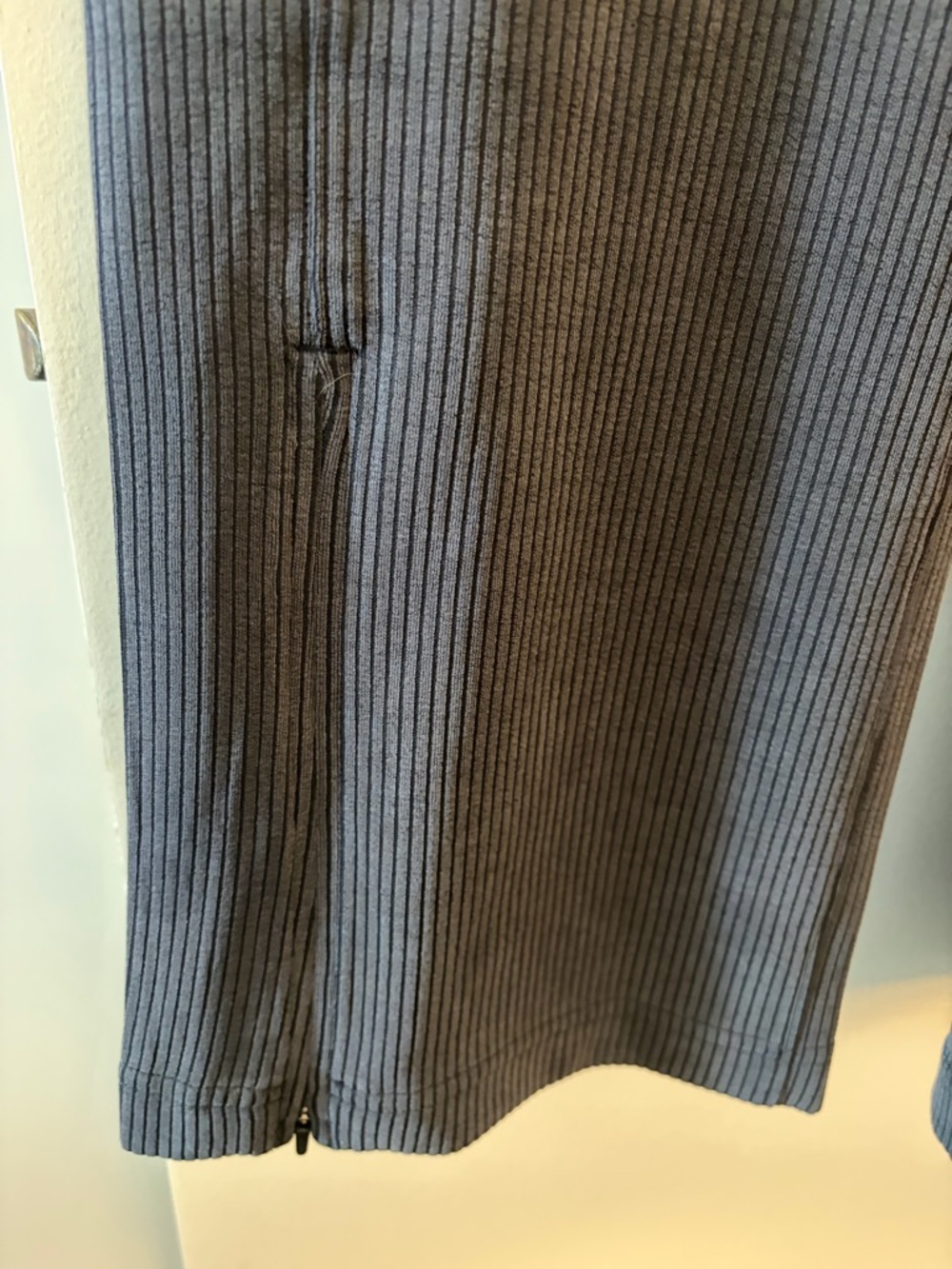 Lululemon Ribbed Softstreme Zip-Leg High-Rise Cropped Pants 25" - Picture 3 of 4